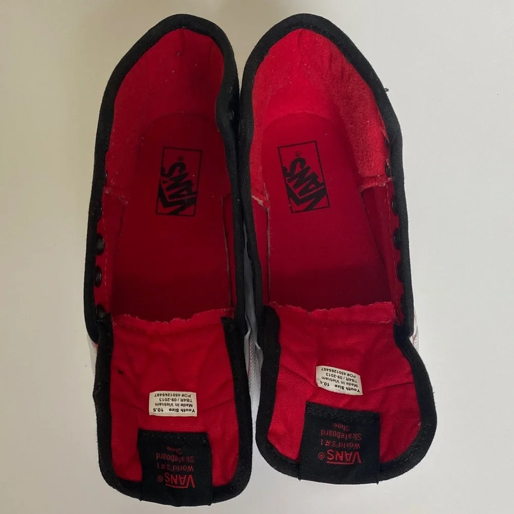 Kids Vans Black and Red Canvas High-Tops Skateboard shoes size Y 10.5